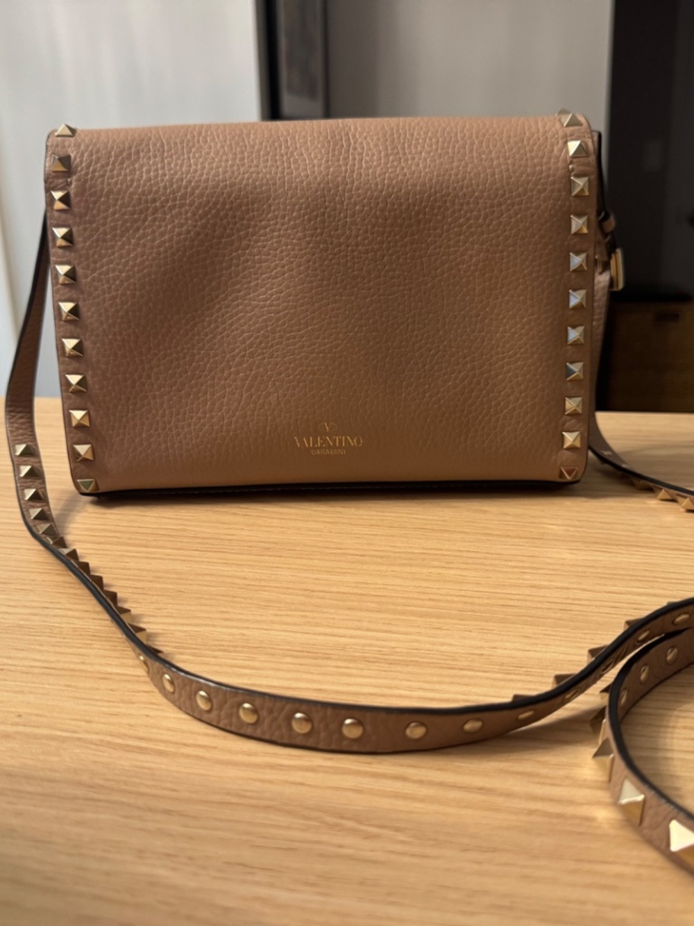 Valentino Garavani Leather Rockstud Bag - Picture 10 of 10